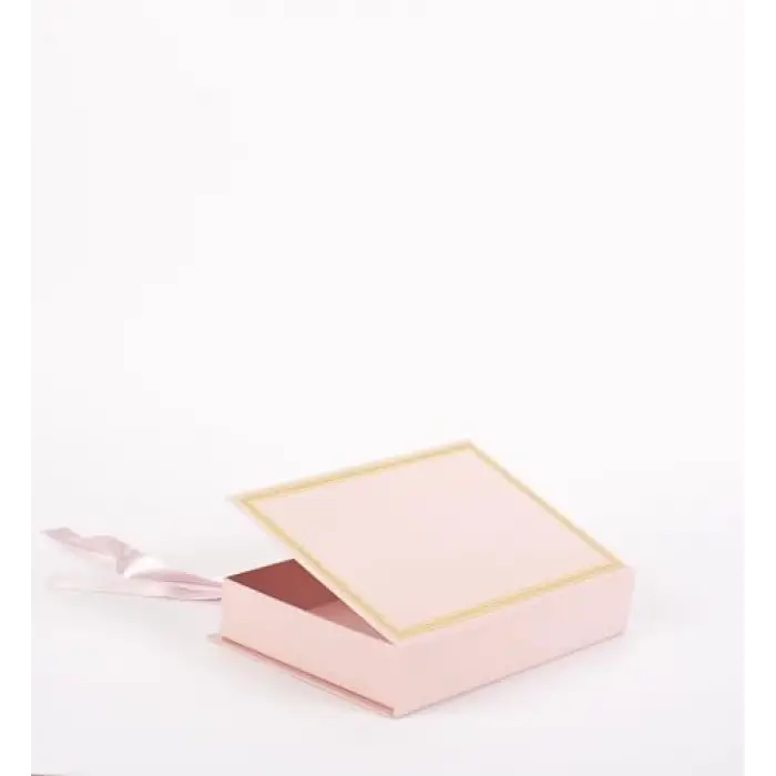 Pembe Kitap Kutu Hediye Ambalajı