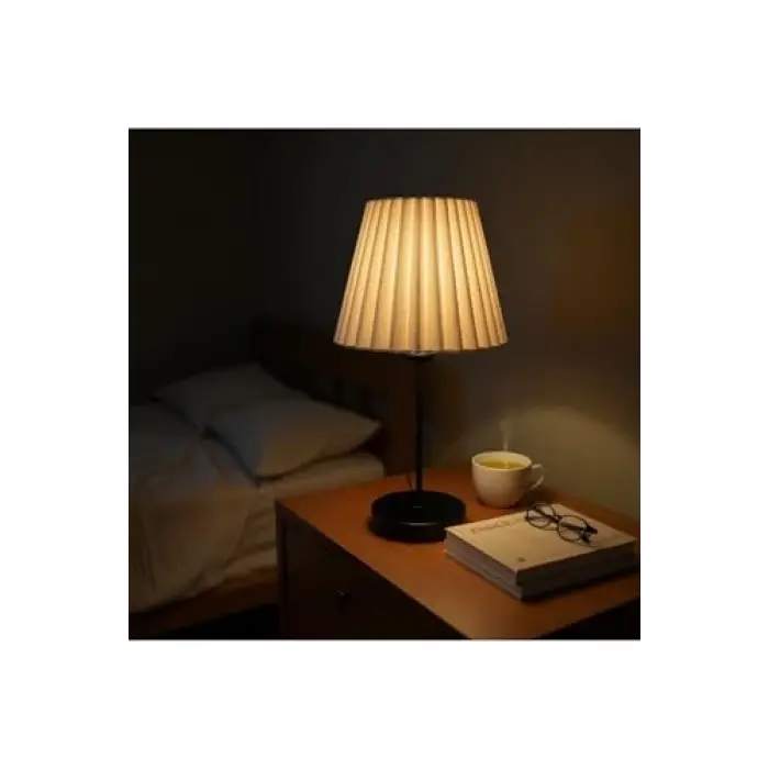 Pileli Altın Ayaklı Modern Masa Lambası