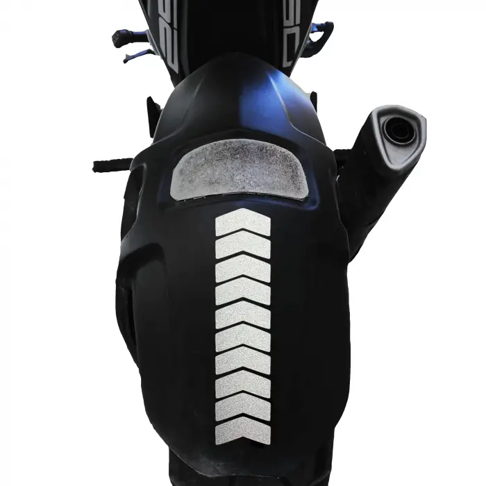 Reflektif Gri Ok Tasarımlı Çamurluk Kask Sticker