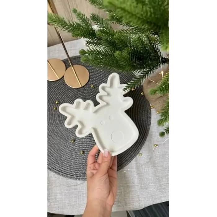 Ren geyiği figürlü dekoratif tepsi