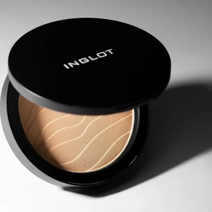 Stay Hydrated Pressed Powder Freedom System Palette 204