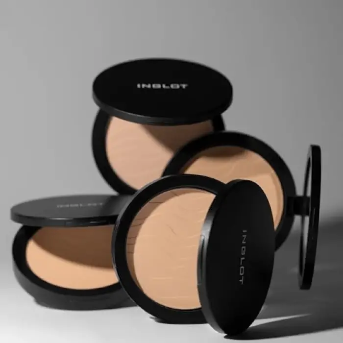 Stay Hydrated Pressed Powder Freedom System Palette 204