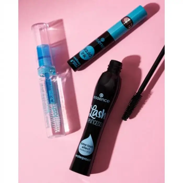 Suya Dayanıklı Siyah Likit Eyeliner 01