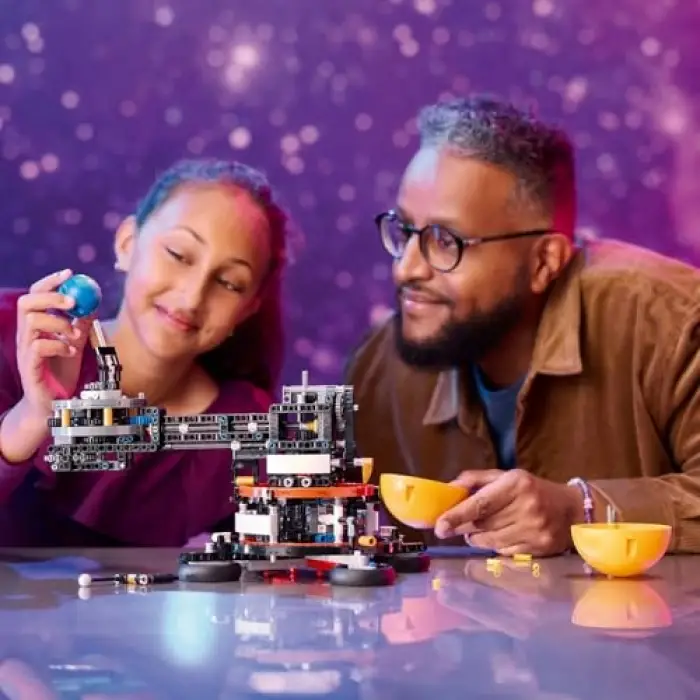 Technic Dünya ve Ay Yörüngesi 42179