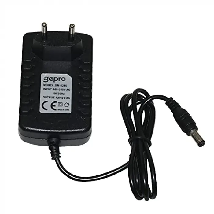 UM-0285,12 V 2 A adaptör