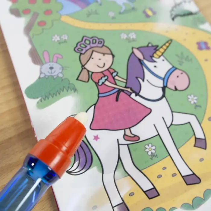 Water Magic Unicorns Boyama Kitabı, +3 Yaş