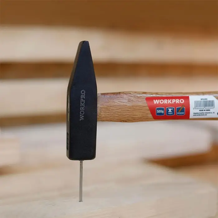 WP241019 500 g Ahşap Saplı Çekiç