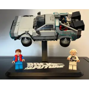 BacktoFuture Temalı Araba Standı