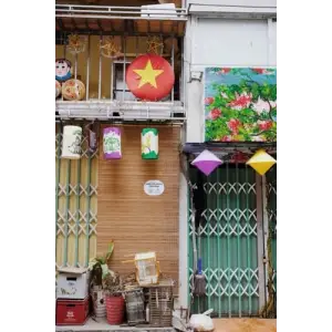Independently published Standard Grid Journal, Lanterns (Diptychs: Photos Wandering)