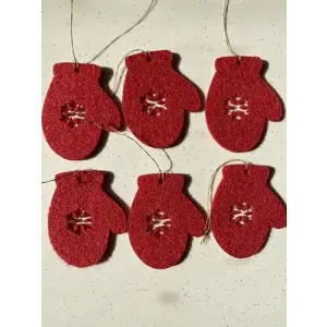 Kırmızı Keçe Eldiven Yılbaşı Ağacı Süsü
