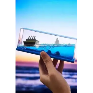 Mavi, şişe biçimli batmayan gemi dekoru
