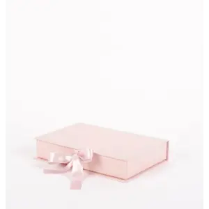 Pembe Kitap Kutu Hediye Ambalajı
