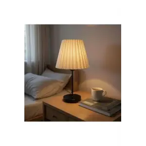 Pileli Altın Ayaklı Modern Masa Lambası