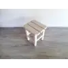 Beyaz ahşap tabure