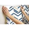 Chevron Blue Stripe Peel & Stick duvar kağıdı