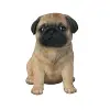 Oturur pozisyonda mops köpeği figürü