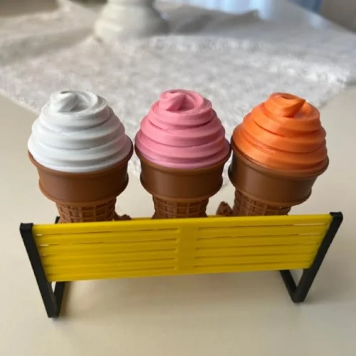 3lü Renkli Dondurma Külahı Dekoratif Figür Seti - Sevimli Bacaklı Masaüstü Süs (Her biri 7.5 x 4.3 cm) BANK DAHİL DEĞİLDİR