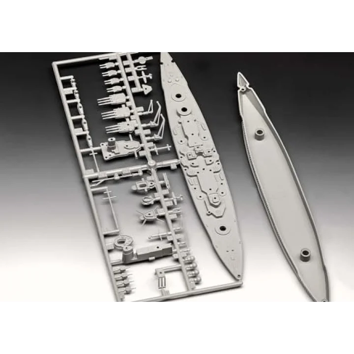 Battleship Gneisenau- model kit
