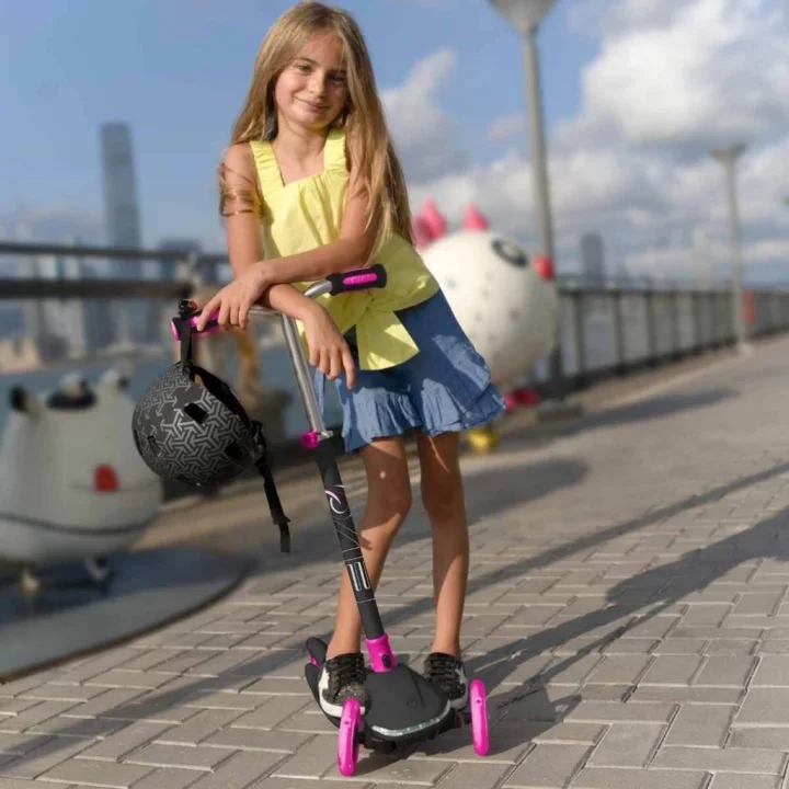 Mey İthalat® 3 Tekerlekli Katlanabilir Işıklı Pembe Scooter