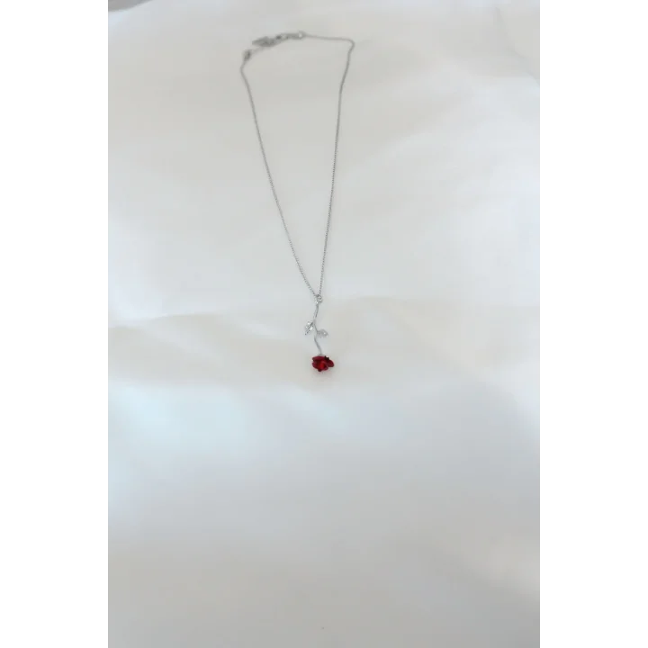 Mey İthalat® Gümüş Kaplama Kırmızı Gül Figürlü Kadın Kolye