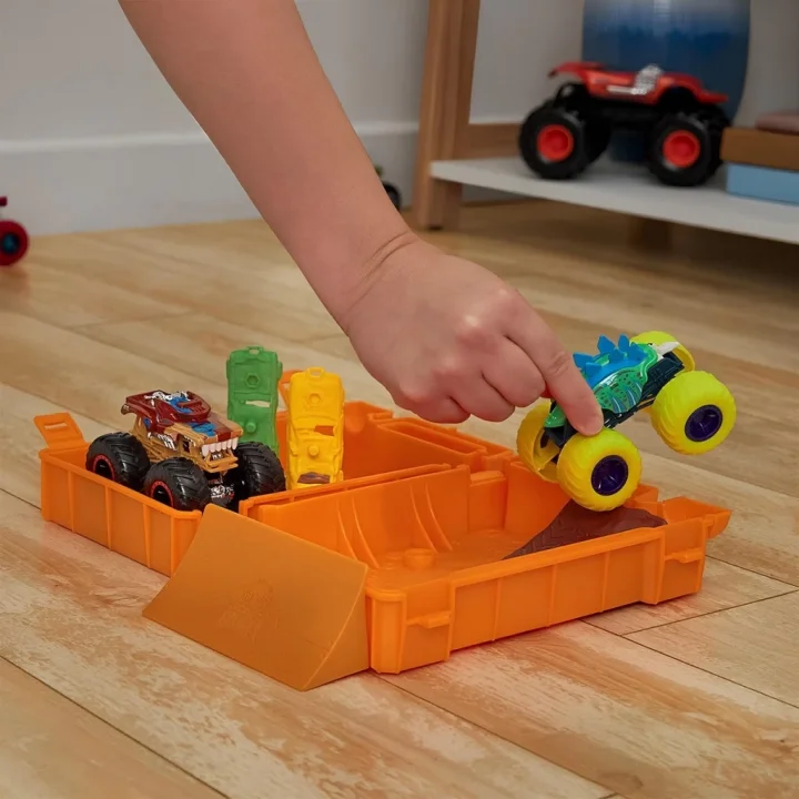 Mey İthalat® Monster Trucks Taşınabilir Oyun Seti HXT04