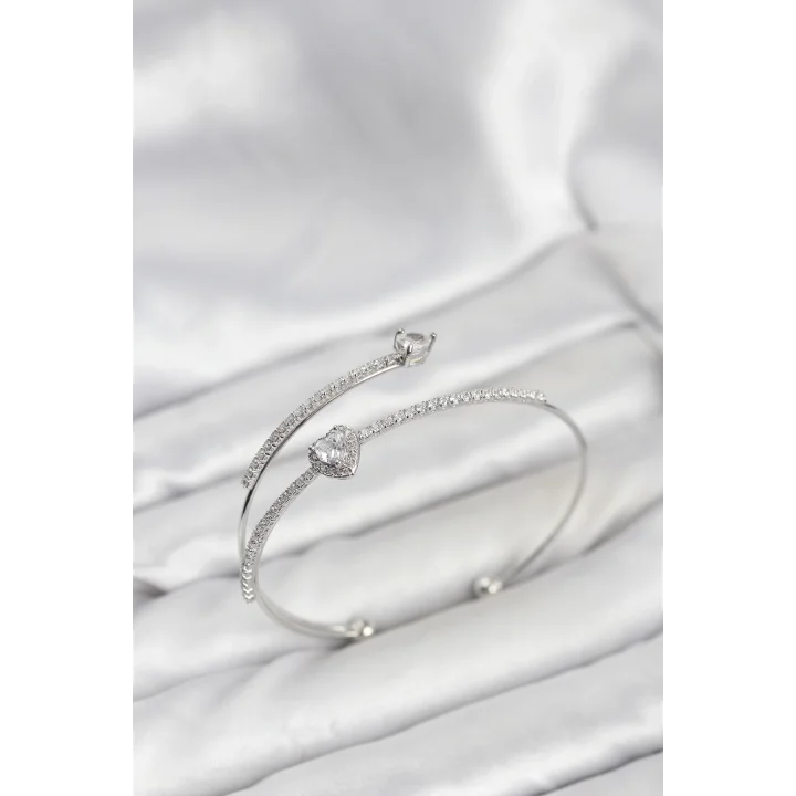 Mey İthalat® Kalp Model Pirinç Gümüş Renk Kadın Bileklik