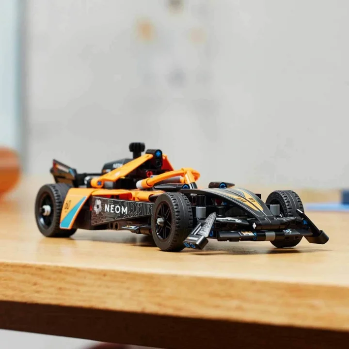 Mey İthalat®  Technic NEOM McLaren Formula E Yarış Arabası 42169