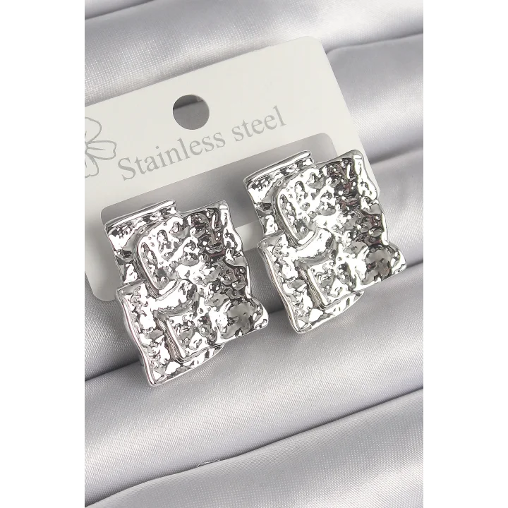 Mey İthalat® Pirinç Gümüş Renk İşlemeli Kare Plaka Model Kadın Küpe