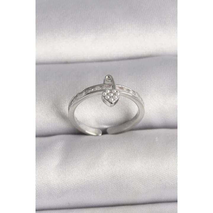 Mey İthalat® Pirinç Gümüş Renk Zirkon Taşlı İnci Detaylı Kilit Kalp Model Ayarlanabilir Yüzük