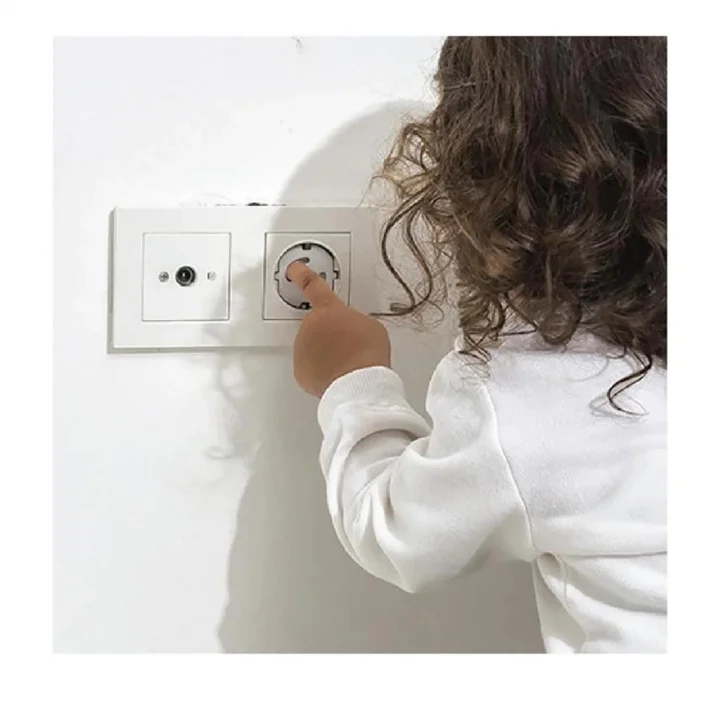 Mey İthalat®  Topraklı Priz Koruyucu 056