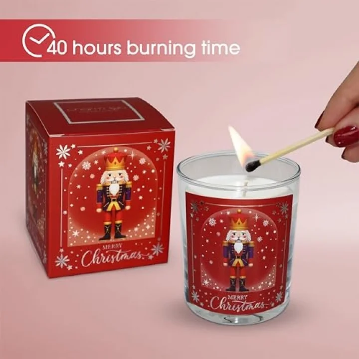 Charm Lab Candle – Kurşun Asker (Nutcracker) Tasarımlı Mum, Kırmızı Renk Temalı, 135 g Doğal Bio Balmumu, 40 Saat Yanma Süresi, Cam Kavanoz, Şık Bristol Kutulu, Yılbaşı Koleksiyonu Hazır Hediye