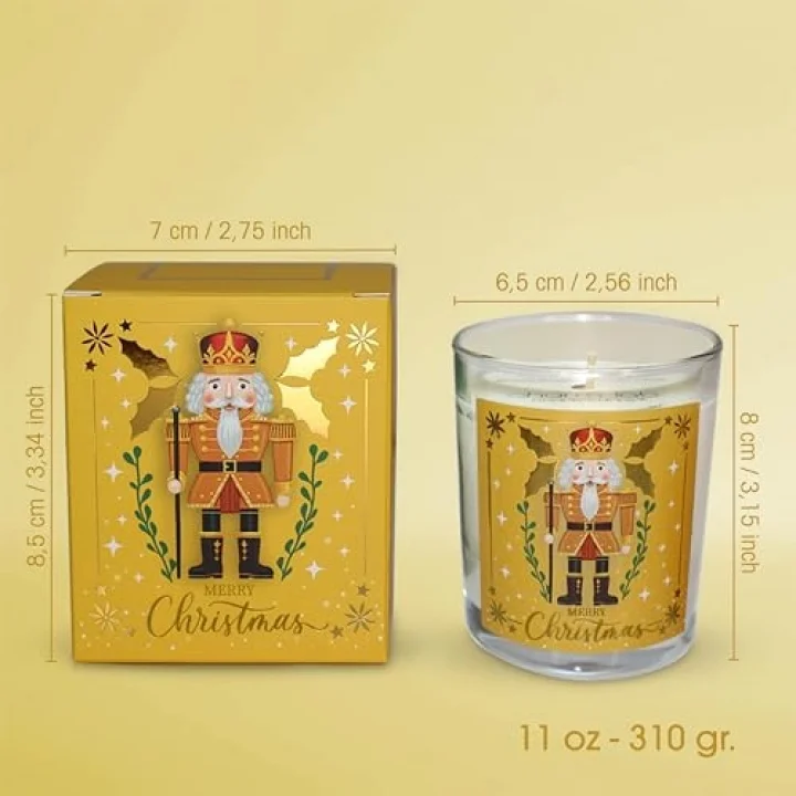 Charm Lab Candle – Kurşun Asker (Nutcracker) Tasarımlı Mum, Sarı Renk Temalı, 135 g Doğal Bio Balmumu, 40 Saat Yanma Süresi, Cam Kavanoz, Şık Bristol Kutulu, Yılbaşı Koleksiyonu Hazır Hediye