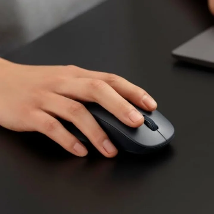 Çift Modlu Kablosuz Fare 2 Siyah 2.4GHz ve Bluetooth Çift Modlu Bağlantı Sessiz 1200 DPI Hassas Sensör Simetrik Hafif 62g İki Cihaz Arasında Dikişsiz Anahtarlama LED Göstergesi Büyük