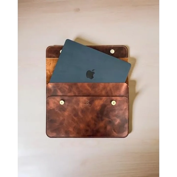 Hakiki Deri MacBook Kılıfı 13-14 İnç – Gerçek Deri Premium MacBook Çantası, MacBook Air, MacBook Pro - Mess Collection (taba 13/14 inç)