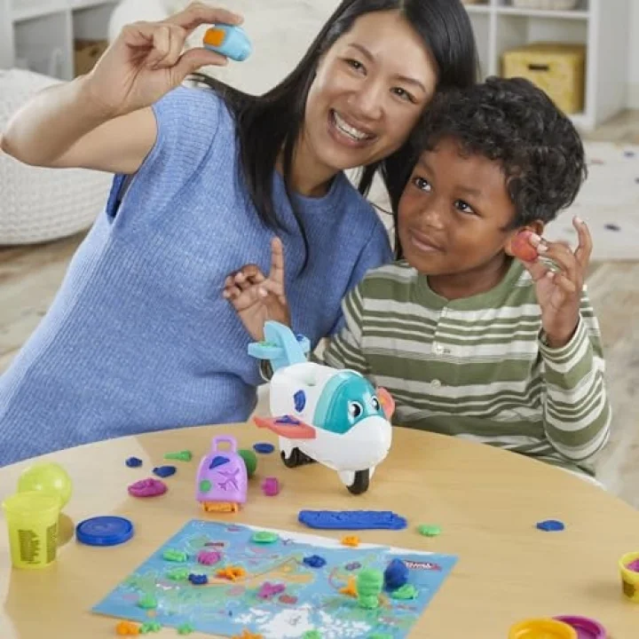 Hasbro Play-Doh Uçak Kaşifi Başlangıç Oyun Seti