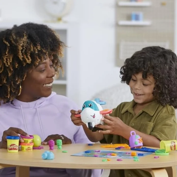 Hasbro Play-Doh Uçak Kaşifi Başlangıç Oyun Seti