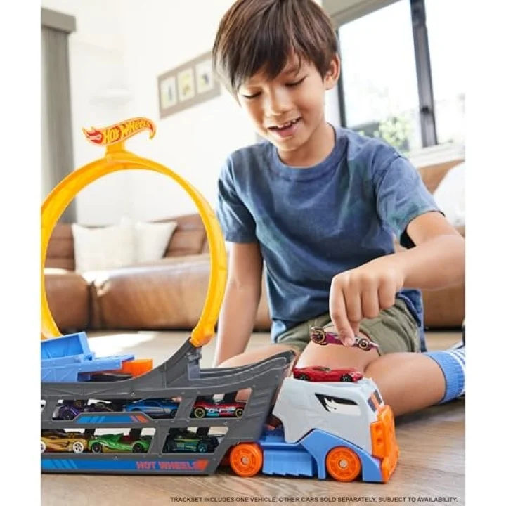 Hot Wheels Standlı Tır, 18 Araç Kapasiteli, Çemberli, Fırlatıcılı, GCK38