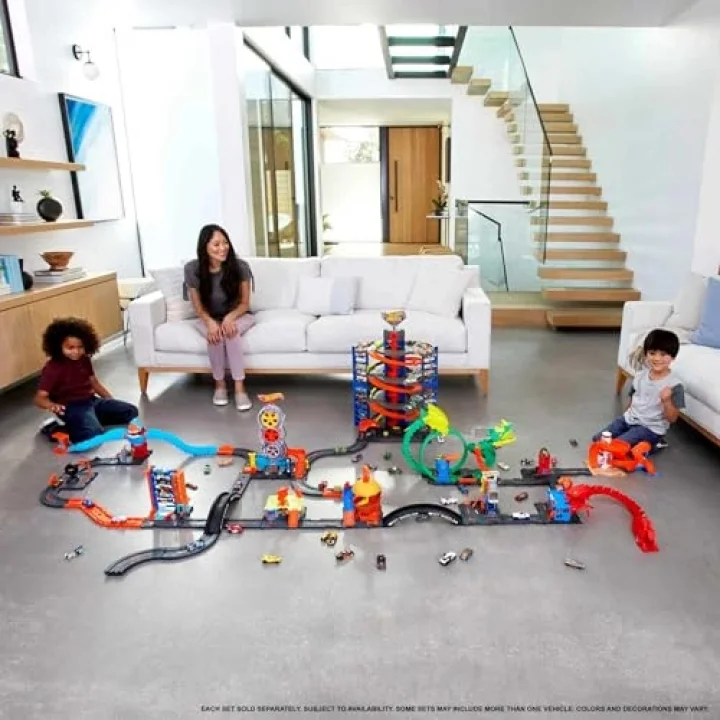 Hot Wheels Track Builder Unlimited™ Benzin Bidonu Akrobasi Seti Hot Wheels Track Builder Unlimited™ Benzin Bidonu Akrobasi Seti, 6 yaş ve üzeri çocuklar için hediye HDX78