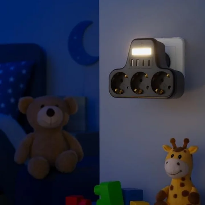 LED Gece Işıklı 3680 W Priz Adaptörü - 3lü Akım Korumalı Priz + 2 USB ve 2 Type-C Girişli, Kablosuz Duvar Tipi Çoklu Şarj Adaptörü, Kısa Devre Koruma, Kompakt Tasarım