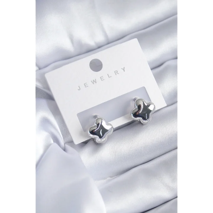 Mey İthalat® Gümüş Renk Yonca Model Pirinç Kadın Küpe