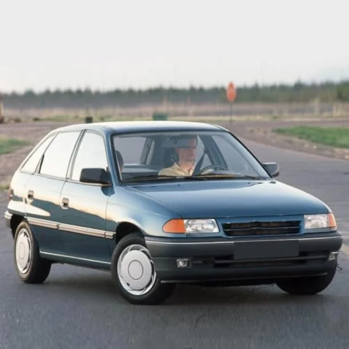 Ön Cam Silecek Takımı 45x45cm Opel Astra F ile uyumlu 1992-1997