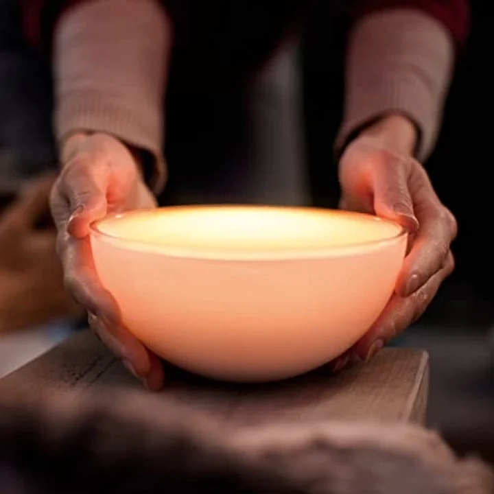 Philips Hue GO V2 Taşınabilir Akıllı Led Masa Lambası, Bluetooth Özellikli, Beyaz ve Renkli