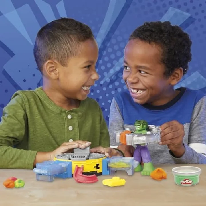 Play-Doh Marvel Hulk Smash & Squish Oyun Seti