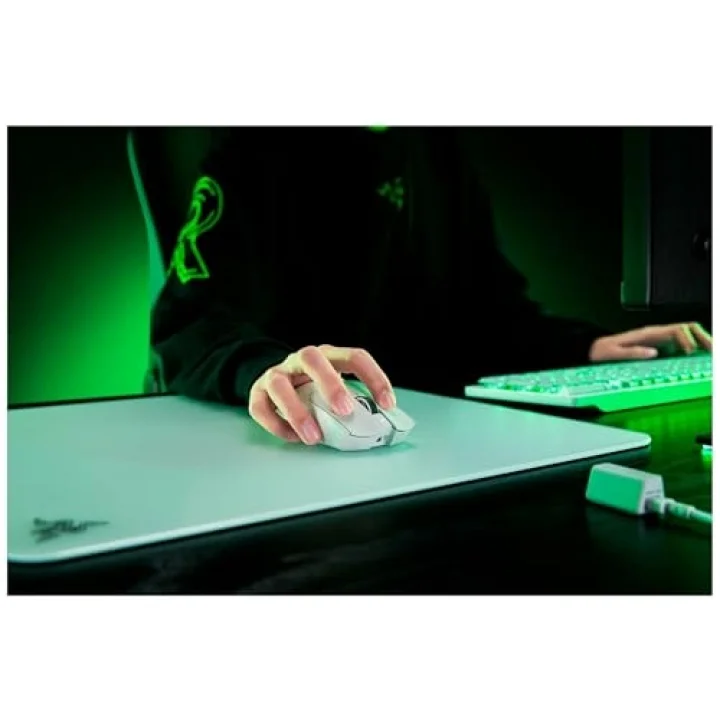 Razer Viper V3 Pro - Ultralight Kablosuz Espor Oyun Mouseu (8K Hz HyperPolling, 55g hafif tasarım, Focus Pro Sensör 35K DPI, HyperSpeed Kablosuz, 95 saat pil ömrü) Beyaz