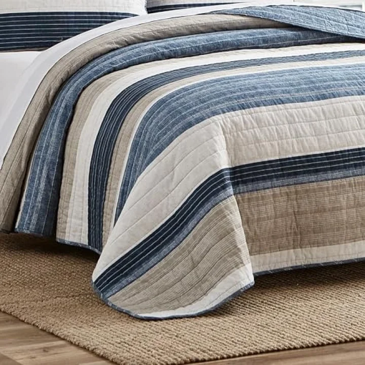 Ridgeport Collection | Quilt Set - 100% Cotton, Reversible, All Season Bedding, Includes Matching Shams, Queen, Blue