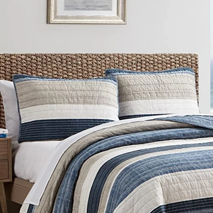 Ridgeport Collection | Quilt Set - 100% Cotton, Reversible, All Season Bedding, Includes Matching Shams, Queen, Blue
