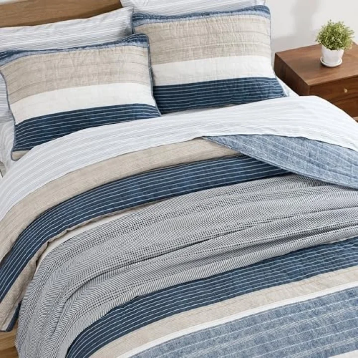 Ridgeport Collection | Quilt Set - 100% Cotton, Reversible, All Season Bedding, Includes Matching Shams, Queen, Blue