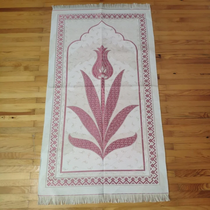 SECCADE Lüks sönil kaliteli Seccade Lale desenli yumuşak, Tesbih hediyeli (Pembe)