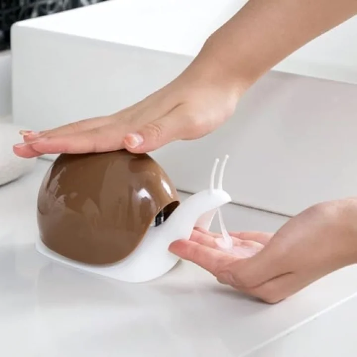 Sevimli Salyangoz Şeklinde Sıvı Sabunluk, Plastik, Çok Renkli, 11 cm Yükseklik, 16 cm Uzunluk