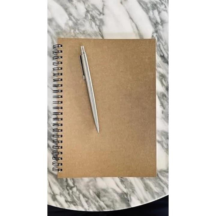Spiralli Notebook, Kraft Kapaklı, A5 Boyutunda (15x21 cm), 100 Yaprak (Çizgisiz)